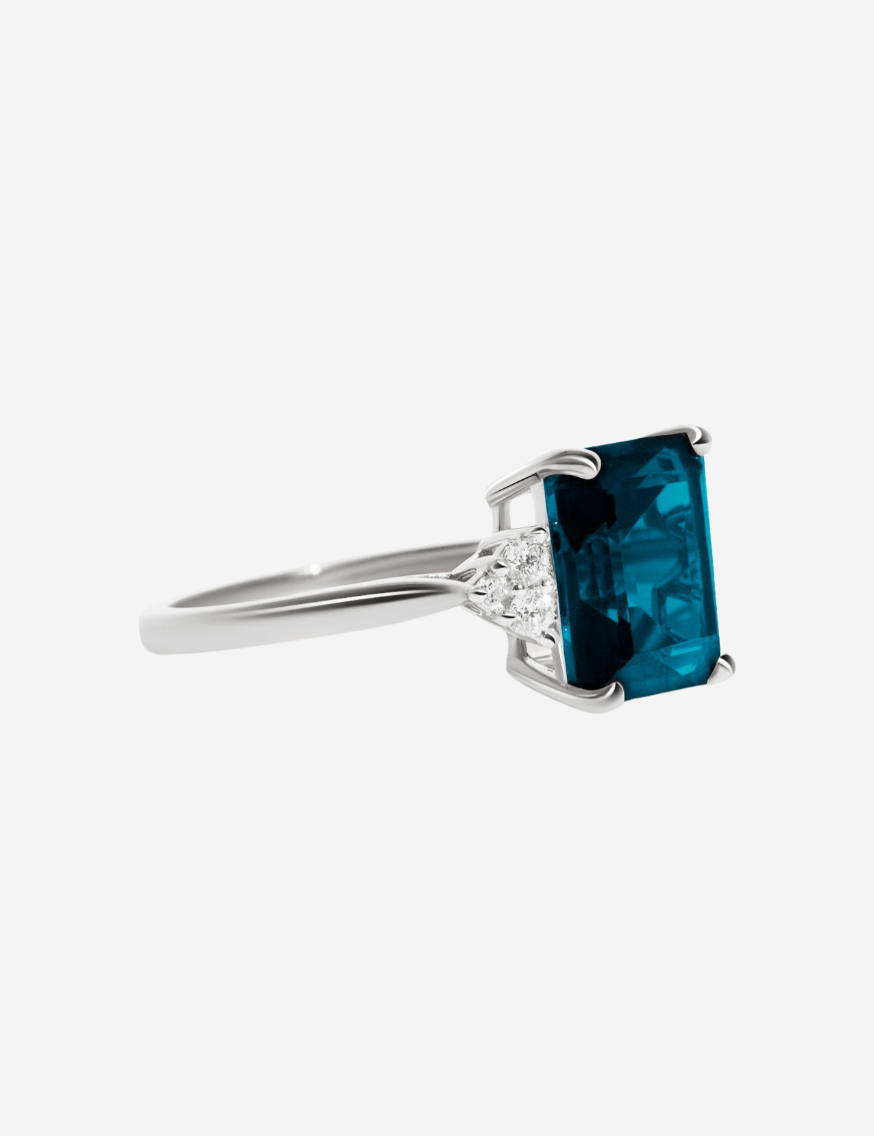 The Curator White Gold Ring with 3.08ct Emerald Cut London Blue Topaz - Molten Store