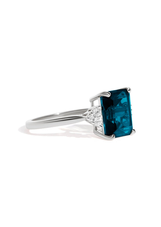 The Curator White Gold Ring with 3.08ct Emerald London Blue Topaz - Molten Store