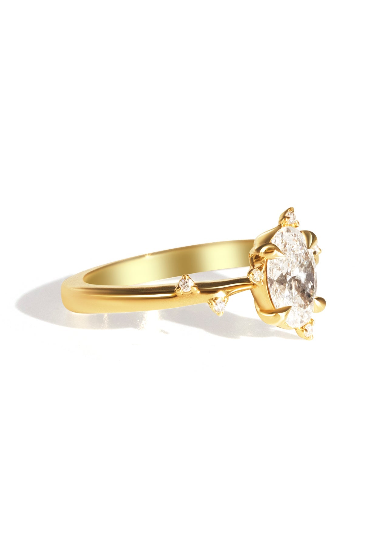 The Juniper Ring with 1.04ct Oval Cultured Diamond - Molten Store