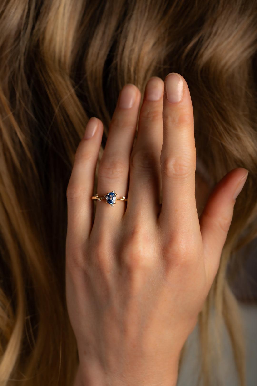 The Juniper Ring with Oval Ceylon Sapphire - Molten Store