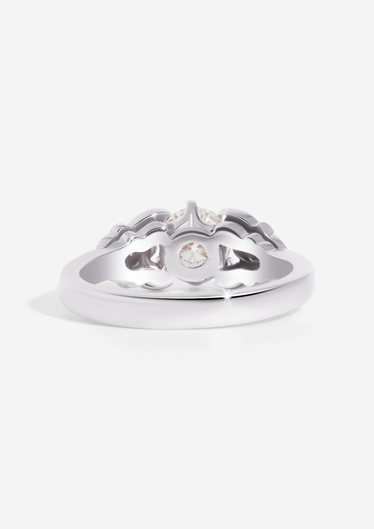 The Mariposa Vintage Ring with .84ct Round Brilliant Cut Diamond (TDW .87ct) - Molten Store