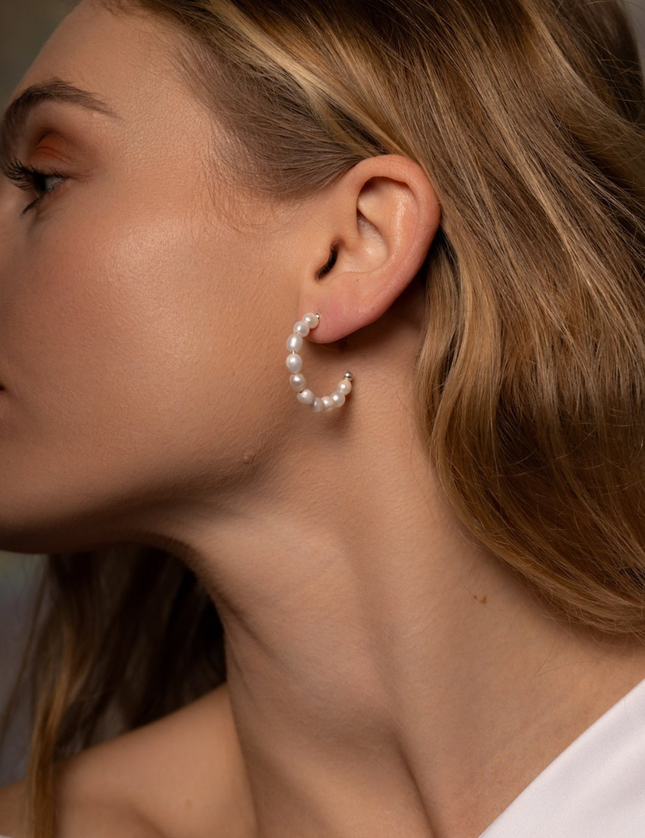 The Serenade Pearl Silver Hoop Earrings - Molten Store